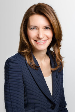  Lucy Frazer QC MP